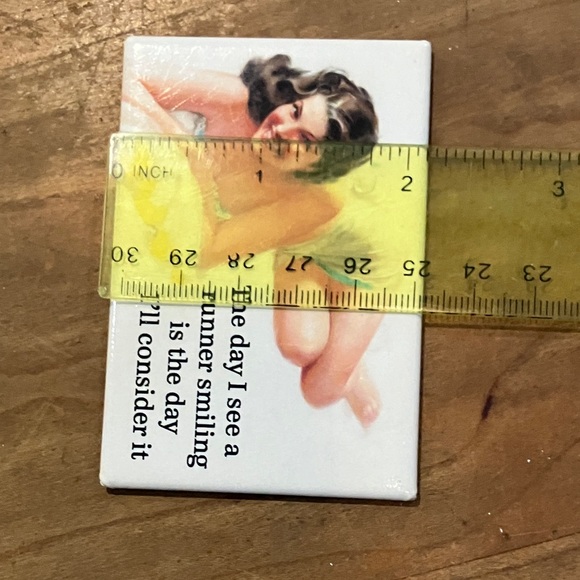 Magnet - Retro / Vintage Style kitchen fridge magnet with boudoir image - Picture 8 of 9